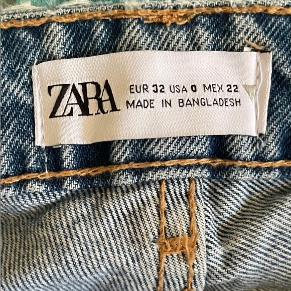Zara Women Distressed Jeans Tapered Leg, Barrel. Size: 0 - Picture 2 of 7